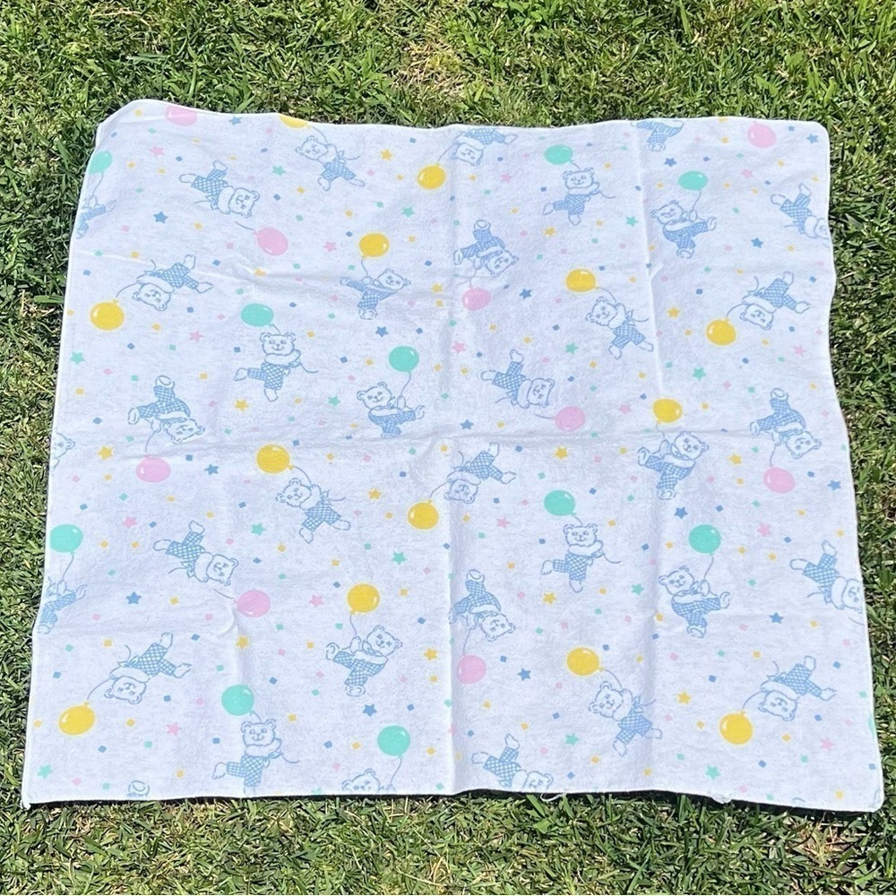Vintage Beacon Teddy Bear Balloons Flannel Baby Receiving Blanket Confetti GUC